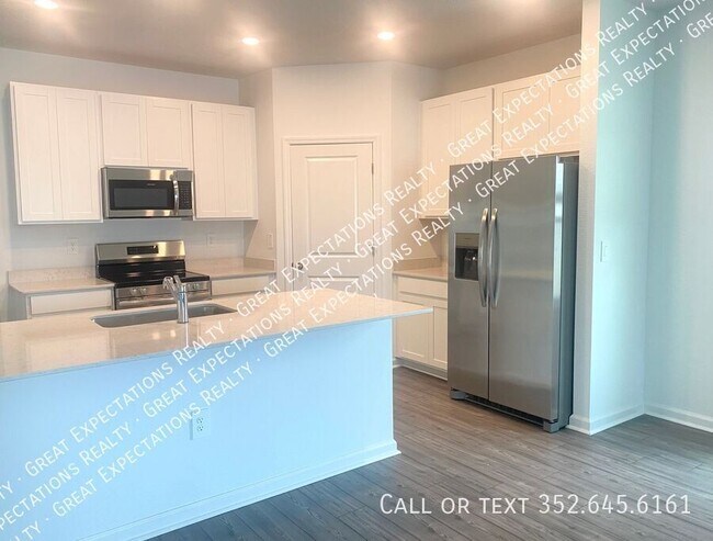 Building Photo - 4706 SW 83rd Lp