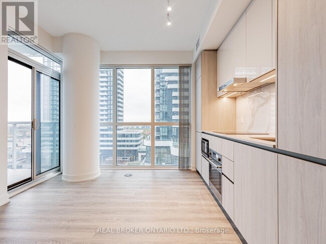 Building Photo - 8 Interchange Wy