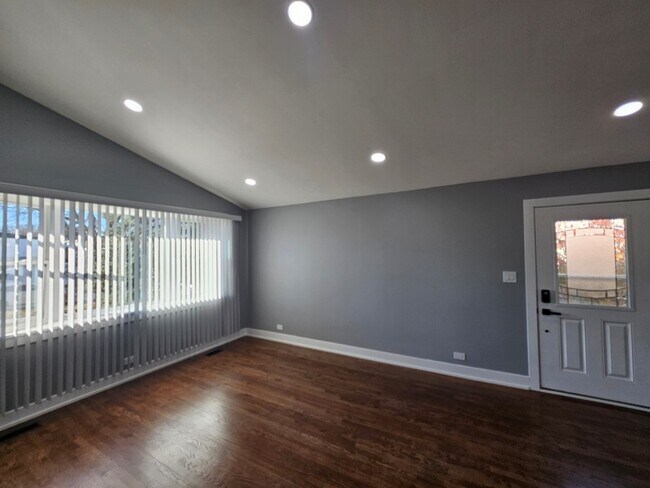 Foto del edificio - 1535 E Jane Ave