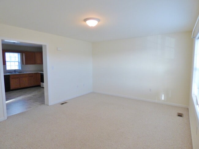 Building Photo - 9359 Redtop Ct