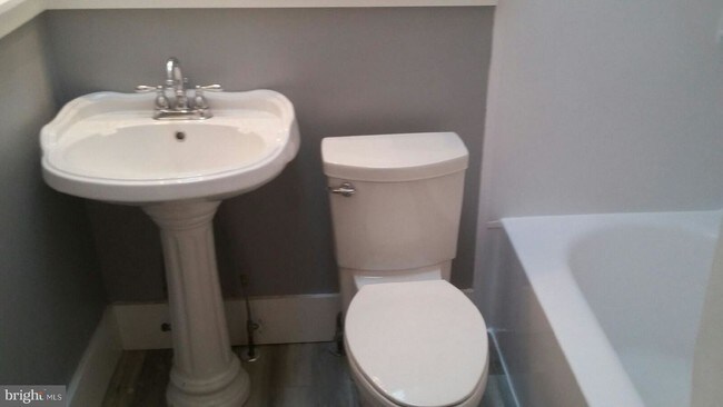 Foto del edificio - 1573 Glen Ave