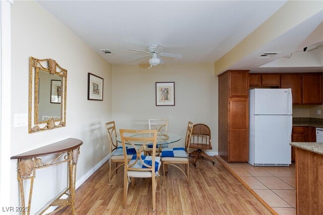 Building Photo - 7300 W Pirates Cove Rd