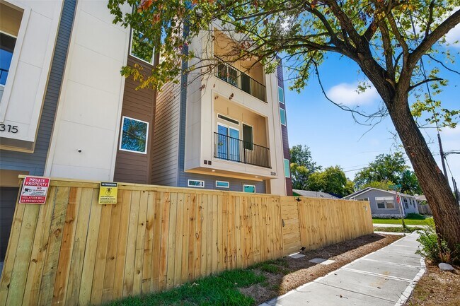 Foto del edificio - 3315 Nettleton St