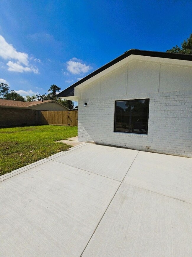 Photo - 7915 Grandridge Dr House