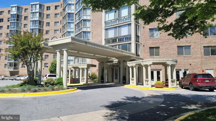 Foto principal - 3005 S Leisure World Blvd