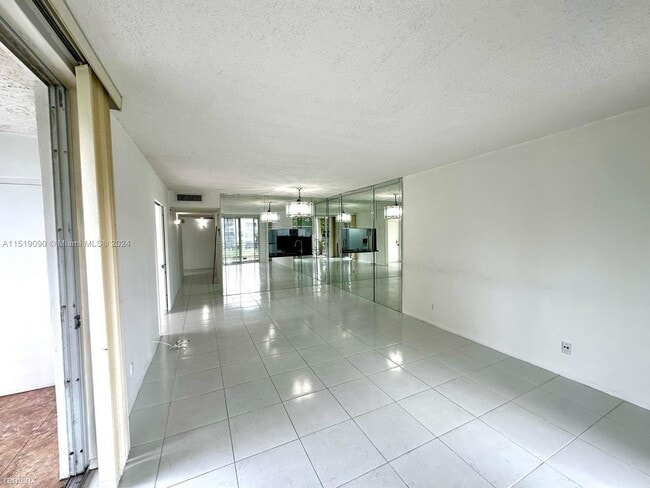 Foto del edificio - 3 br, 2 bath House - 9230 Lagoon Pl Apt 217