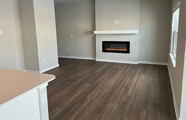 Building Photo - 17026 Sutton Ln