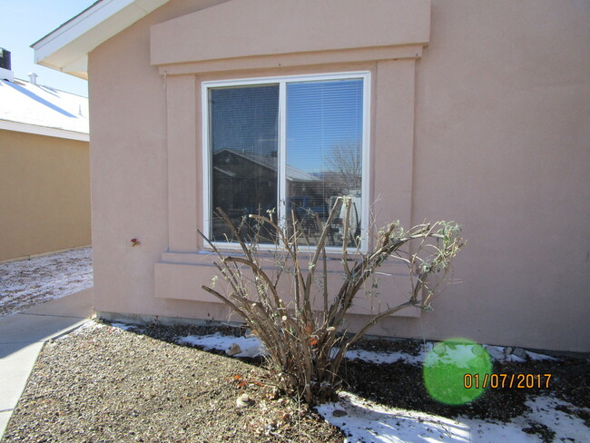 Foto del edificio - SW 3BR 2 Bath 2 car garage 1050SF