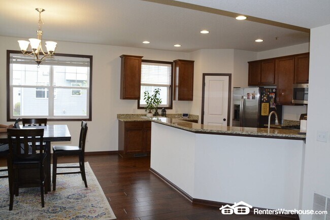 Building Photo - 9580 Madison Dr