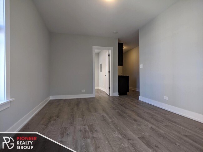 Foto del edificio - 709 W Brompton Ave