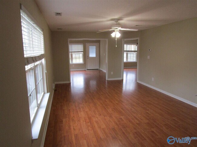 Building Photo - 143 Bremerton Dr SW