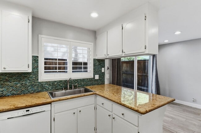 Foto del edificio - North Davis Condo-Available