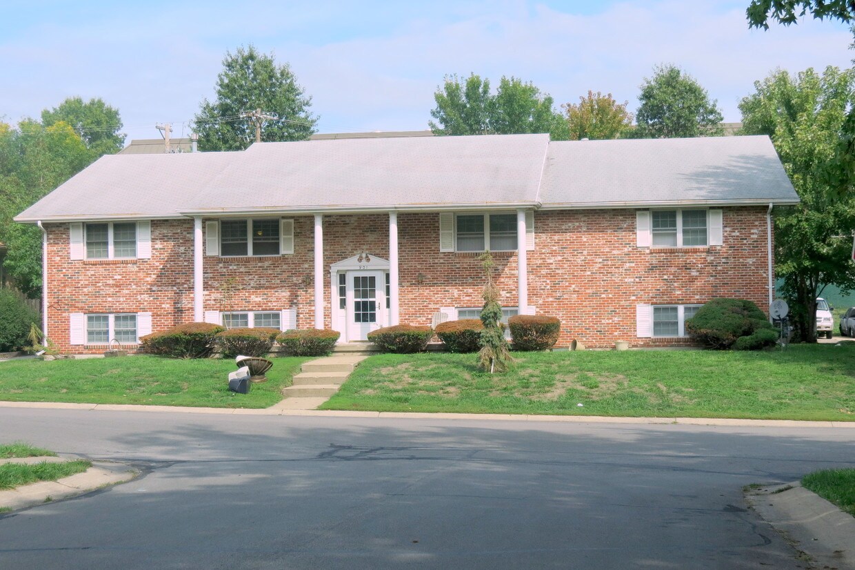 Primary Photo - 901 NW Mock Ave