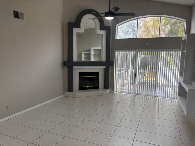 Building Photo - 700 River Boat Cir