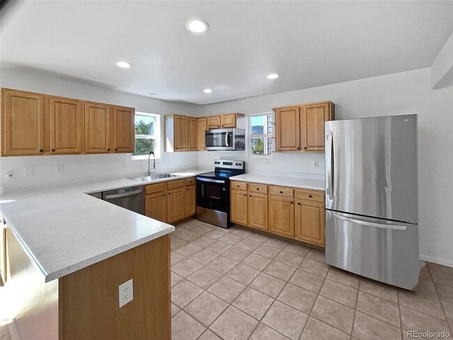 Building Photo - 7576 Elmwood St