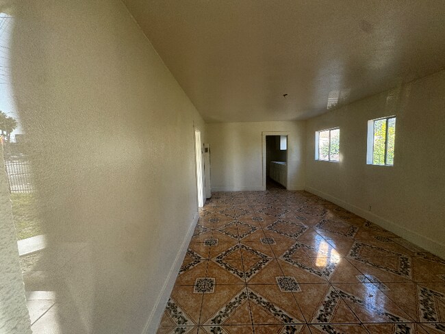 Foto del edificio - 788 W 13th St