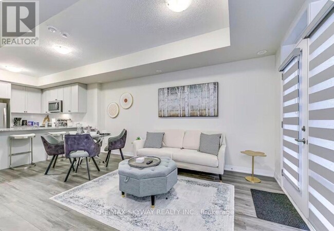 Photo du bâtiment - 1593 Rose Way