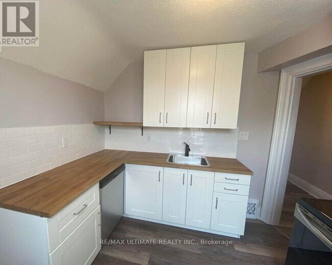 Photo du bâtiment - 282 Brant Ave