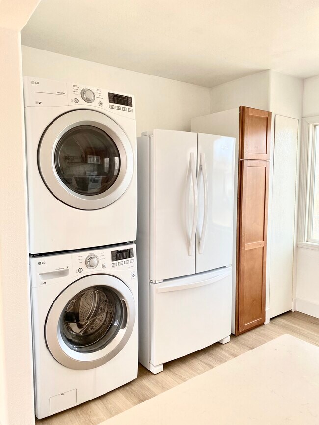 Kitchen - 4050 S Sherman St