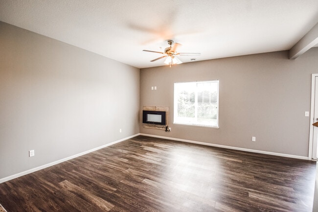 Building Photo - 1024 Castle Pines Dr