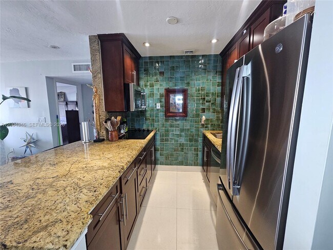 Foto del edificio - 3545 NE 167th St