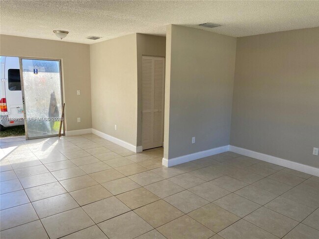 Foto del edificio - 1630 SW 4th St