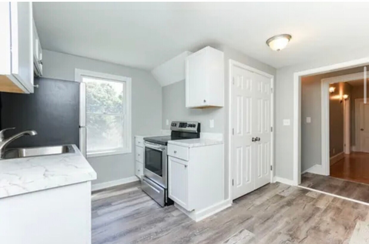 Foto principal - 225 W Britannia St