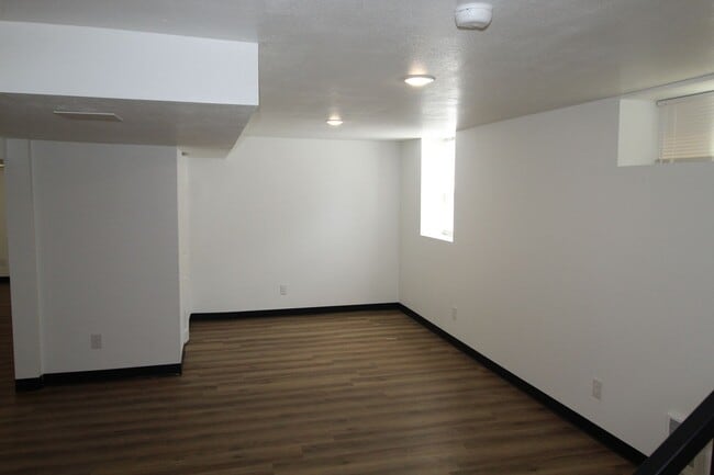 Building Photo - 2417 N Normandie St