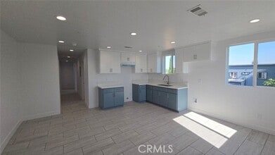 Building Photo - 10413 Avalon Blvd