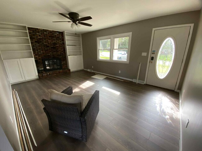 Building Photo - 123 Available Soon