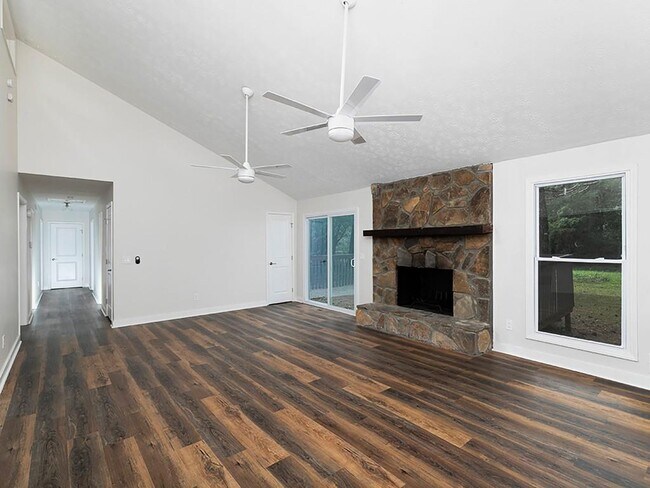 Foto del edificio - 2506 Kingsley Dr NE