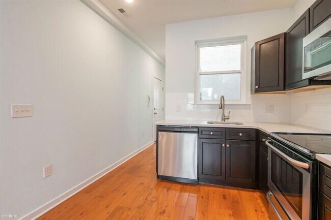 Building Photo - 3 br, 3 bath Triplex - 1517 SEYBERT ST Uni...