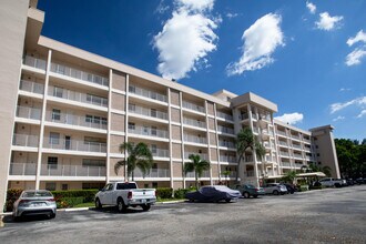 Building Photo - 2651 S Course Dr