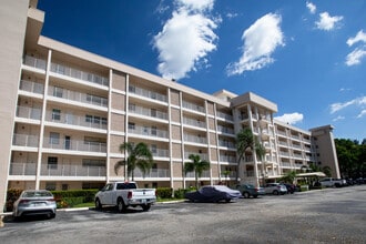 Building Photo - 2651 S Course Dr