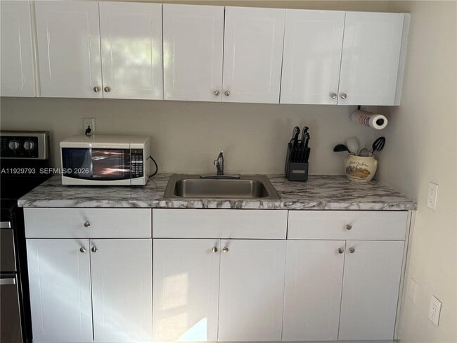 Foto del edificio - 6765 SW 19th St