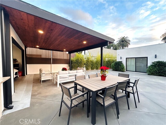 Building Photo - 1779 Las Lunas St
