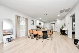 Building Photo - 2811 Winbern St