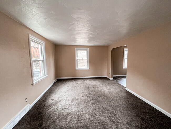Building Photo - 308 Gumbert St