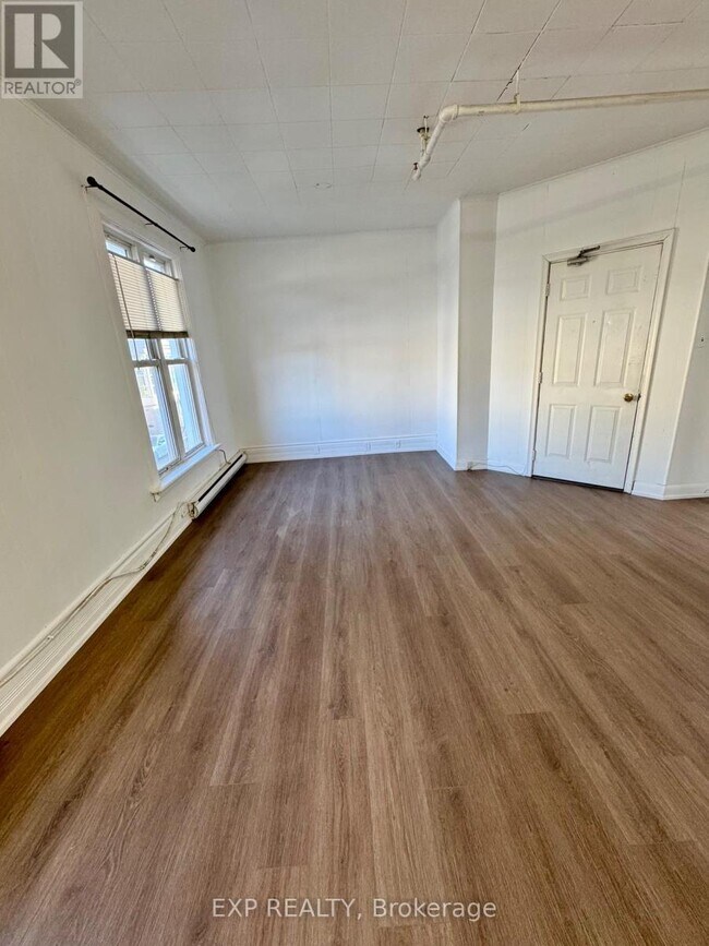 Photo du bâtiment - 17 Mill St E