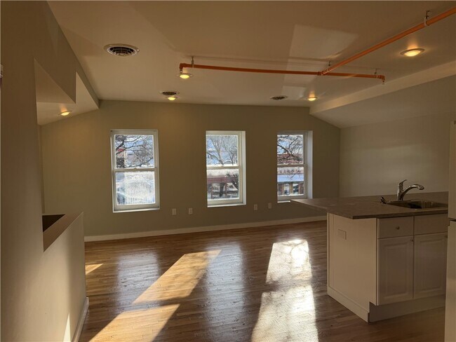 Foto del edificio - 125 W Market St