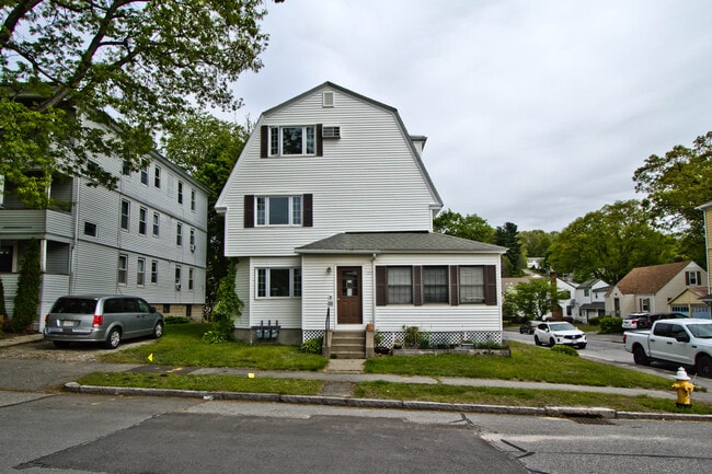 Building Photo - 137 Cohasset St