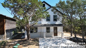 Primary Photo - 1017 Paradise Dr