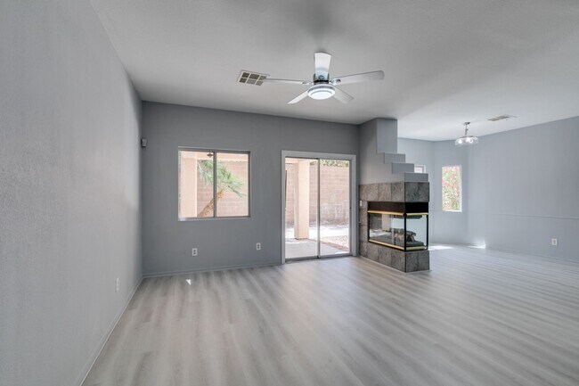 Building Photo - REMODELD HENDERSON 2 STORY HOME WITH LOFT
