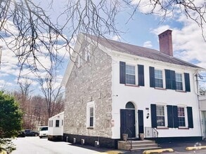 Building Photo - 1612 Main St