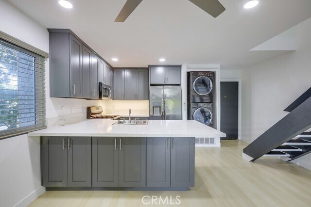 Foto del edificio - 4900 4900 E Chapman Ave