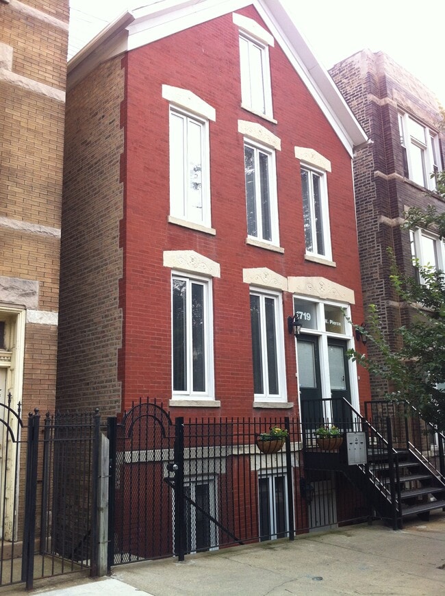 Building Photo - 1719 W Pierce Ave