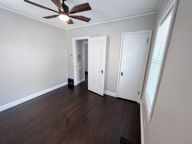 Foto del edificio - 528 2nd St NE