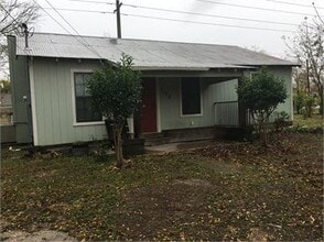 Building Photo - 1100 Chihuahua St