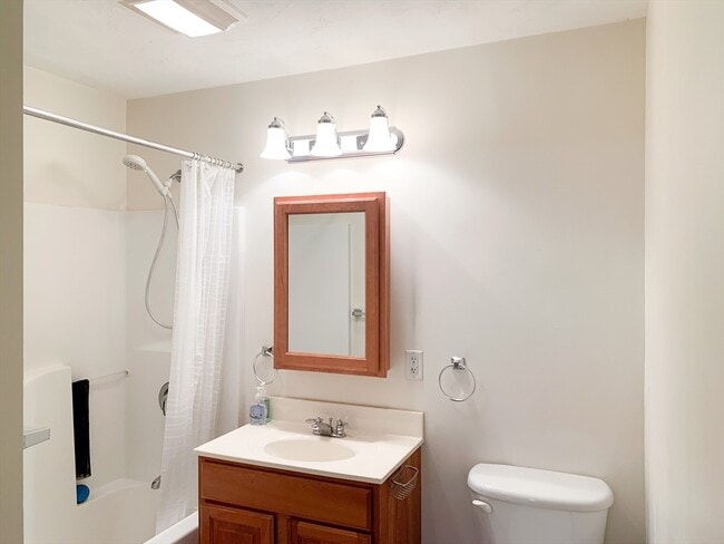 Foto del edificio - 25 Greenleaves Dr