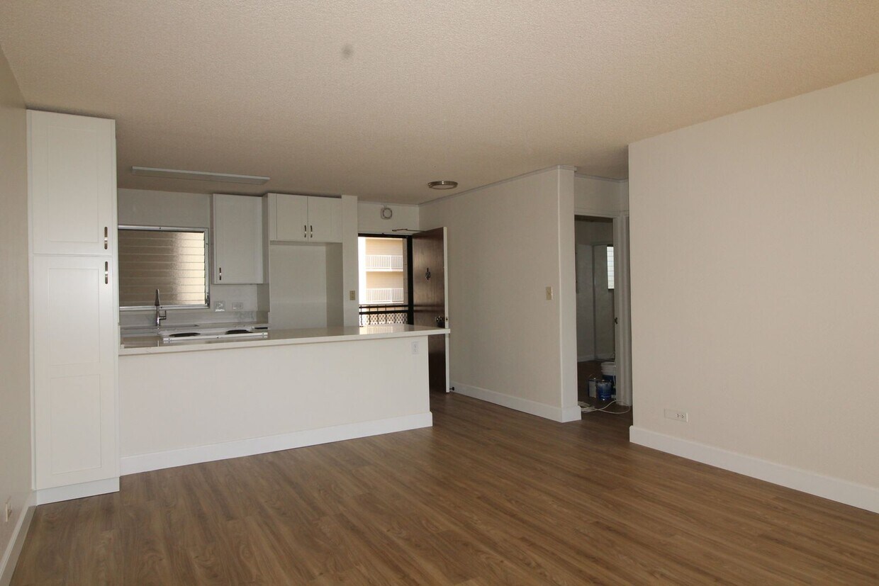 Foto principal - High 2 bedroom with sweeping views!